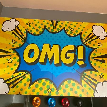 Pop Art Pad Heart Of Old Town With Parking! Apartment เฮสติงส์ ภายนอก รูปภาพ