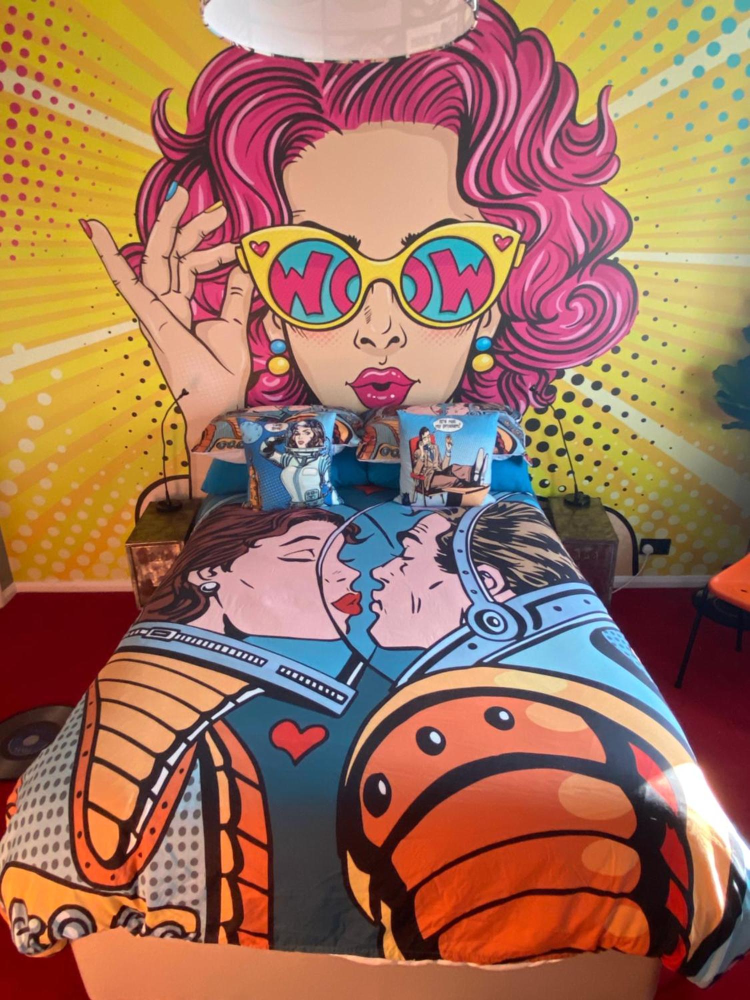 Pop Art Pad Heart Of Old Town With Parking! Apartment เฮสติงส์ ภายนอก รูปภาพ